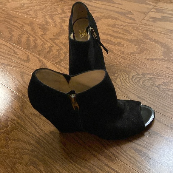 Joan & David Like New Open Toed Zip Suede Heeled Boots, Size 8M, 4”stacked hls - Picture 2 of 7